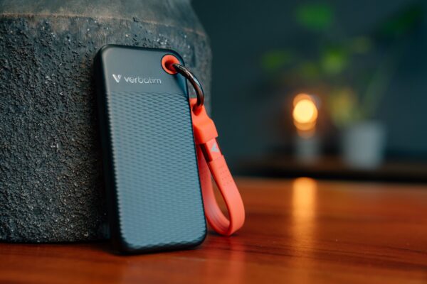 Verbatim SSD Portable POCKET KEYRING 3.2 Gen2 2TB Black/Red - Image 6